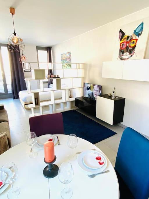 Appartement In Center With Private Terrace *